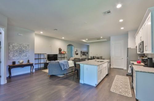 8704 El Portal Dr, Tampa FL  33604-1223 exterior