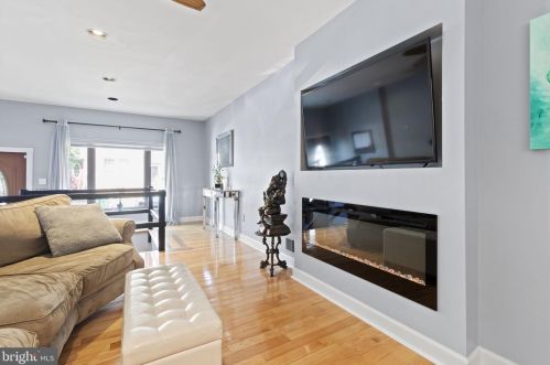 2841 16th St, Philadelphia PA  19145-4918 exterior