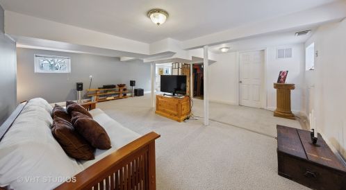 6553 Hiawatha Ave, Chicago IL 60646-4219 exterior