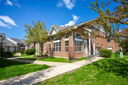 2 Dewalt Ct, Elmhurst, IL 60126-5619