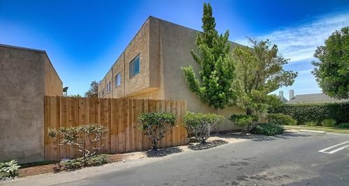 3131 Kelp Ln, Oxnard CA 93035-1665 exterior