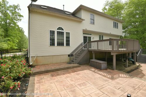5 Markus Ct, Jackson Twp NJ  08527-2886 exterior