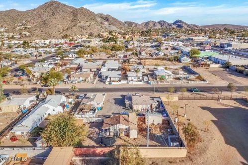 521 Carol Ave, Phoenix AZ 85021-2071 exterior