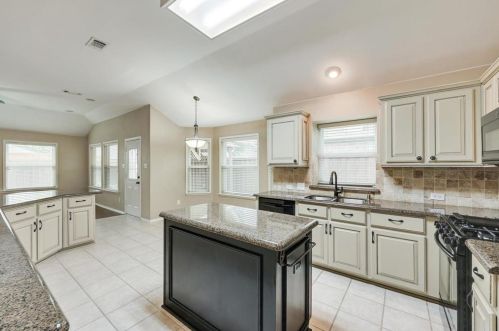 10703 Wild Oak Dr, Frisco TX 75035-8575 exterior