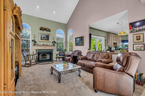 325 Meadowood Rd, Jackson Twp NJ 08527-1181 exterior