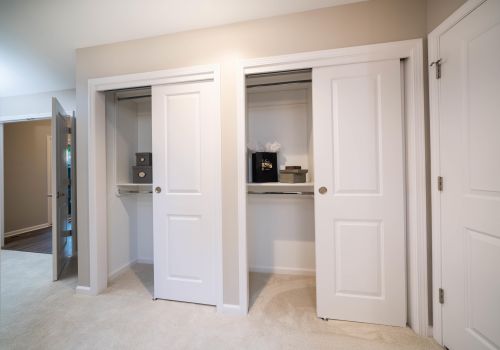 919 Essex Cir, Kalamazoo MI 49008-2349 exterior