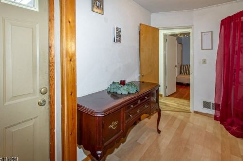 992 Milton Blvd, Rahway NJ 07065-1721 exterior