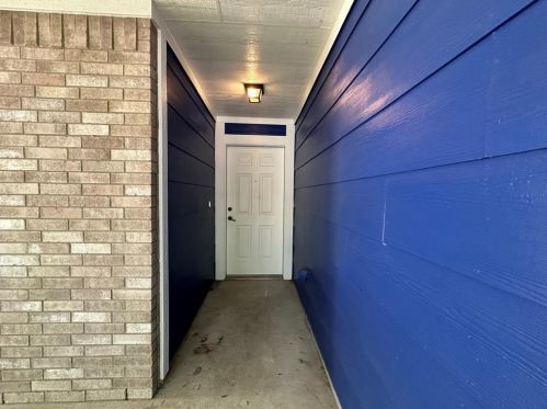 1139 Emmitt Run, Austin TX  78721-3028 exterior