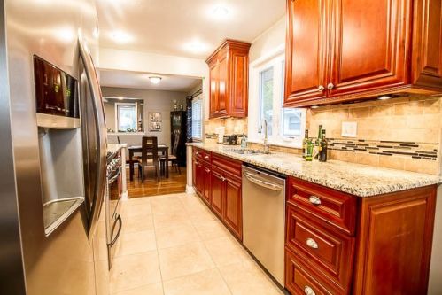 895 Parkside Ave, Elmhurst IL 60126-5027 exterior