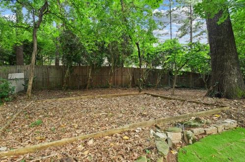 1261 Merry Ln, Atlanta GA 30329-3903 exterior