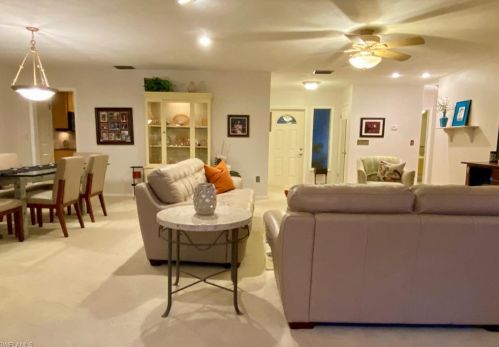 4473 19 Pl, Naples FL 34116-6405 exterior