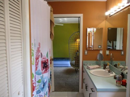 5760 English Oaks Ln, Naples FL 34119-1330 exterior