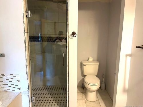 182 Quinnipiac Ave, North Haven CT 06473-3627 exterior