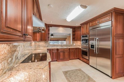 456 Davis Blvd, Tampa FL 33606-3818 exterior