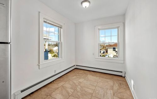 19 High St, Valley Stream NY 11581-1417 exterior