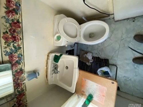 19 9 Ave, Huntington Station NY 11746-2219 exterior