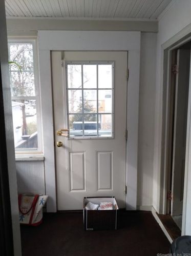 12 Winfield Ct, Norwalk CT 06855-2117 exterior