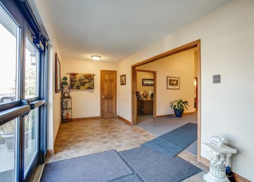 59132 Elm Rd, Mishawaka, IN 46544-1902