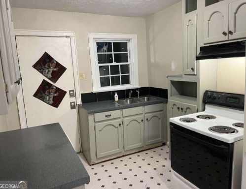 86 Mathewson Pl, Atlanta GA  30314-2573 exterior