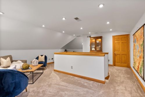 9360 Sleepy Hollow Ln, Milwaukee WI  53217-1242 exterior