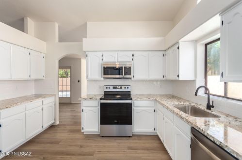 260 Carolwood Dr, Tucson, AZ 85737-6647