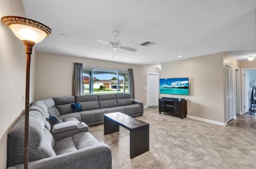 2285 41 Ter, Naples FL 34116-6517 exterior