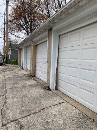 4305 Capitol Dr, Milwaukee, WI 53216-1556