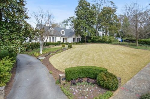 525 Manor Ridge Dr, Atlanta, GA 30305-3511