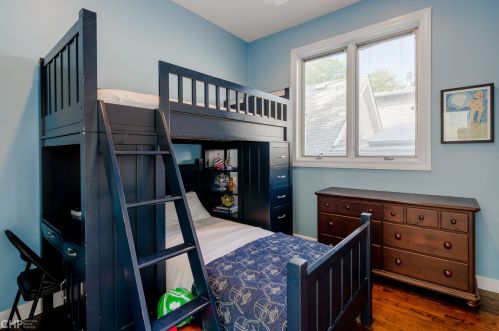 1512 Oakdale Ave, Chicago IL 60657-4011 exterior