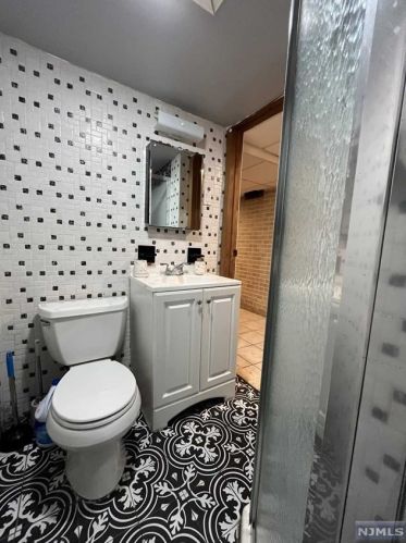 201 24th St, Paterson NJ 07514-2128 exterior