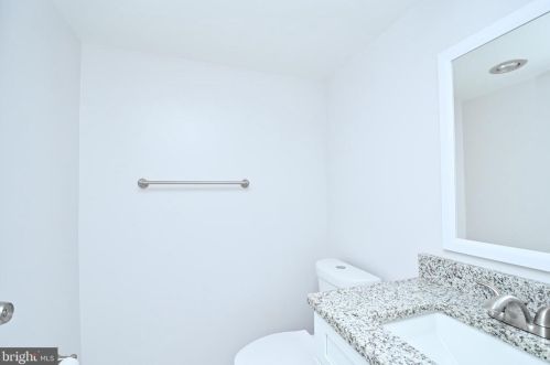 5300 Holmes Run Pkwy, Alexandria VA  22304-2834 exterior