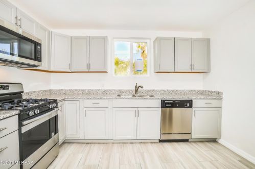 4020 Montecito St, Tucson AZ 85711-4873 exterior