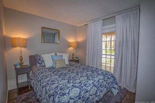 147 Cottage Rd, Enfield CT 06082-2209 exterior