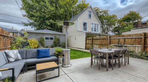 4209 Bernard St, Chicago IL 60618-1103 exterior