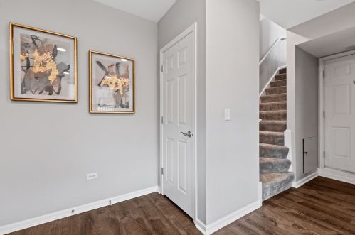 2502 Calumet Ave, Chicago IL  60616-2439 exterior