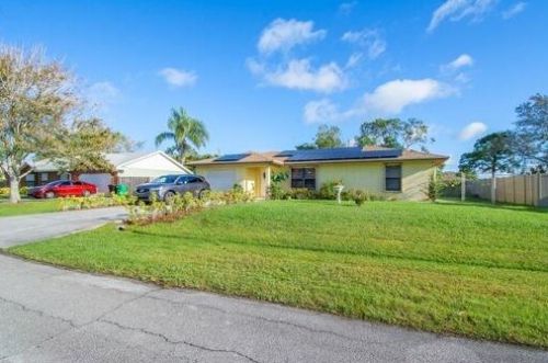 2173 Gaslight St, Fort Pierce FL  34952-7330 exterior