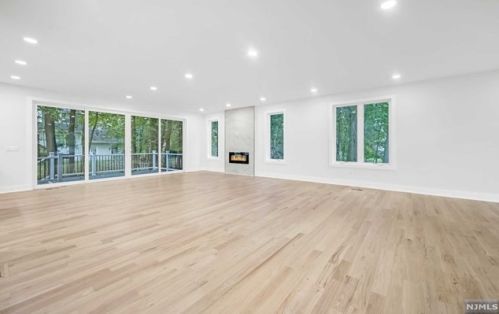 22 Lois Ave, Demarest NJ  07627-2220 exterior