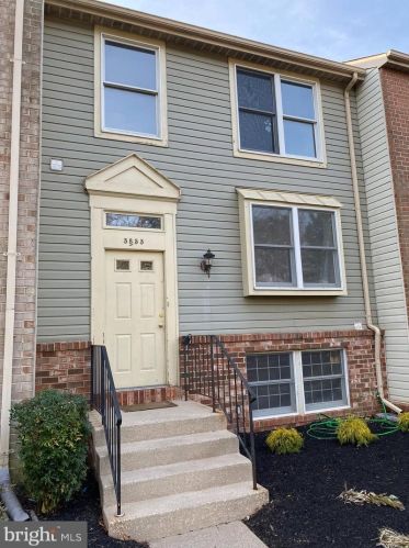 5855 Chrysanthemum Dr, Alexandria VA  22310-1740 exterior