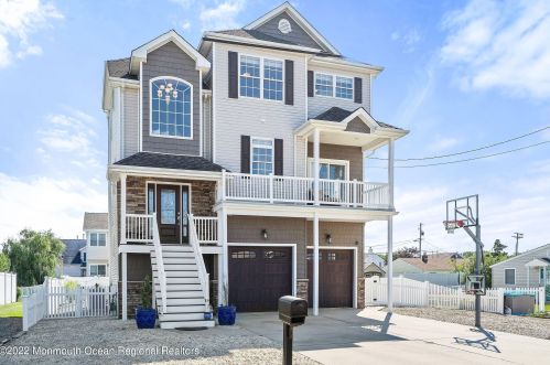 1513 Daytona Rd, Lacey, NJ 08731-5014