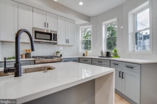 31 V St, Washington DC  20001-1012 exterior