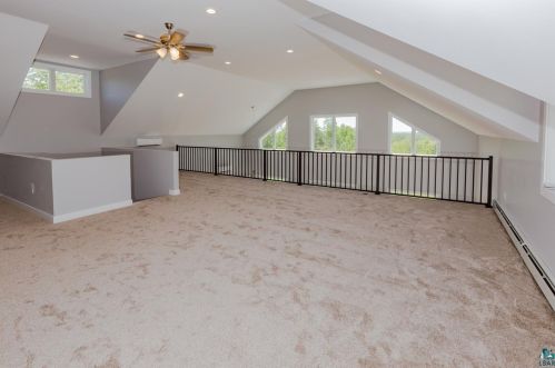 3428 Medin Rd, Duluth MN 55804-2673 exterior