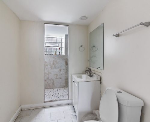 2614 78th St, Chicago IL 60649-5206 exterior