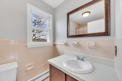 405 Francis St, New Britain CT 06053-3052 exterior