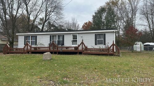 713 Tyler Rd, Meskegon, MI 49445-9333