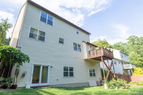 122 Dewolfe St, Edison NJ  08817-5145 exterior