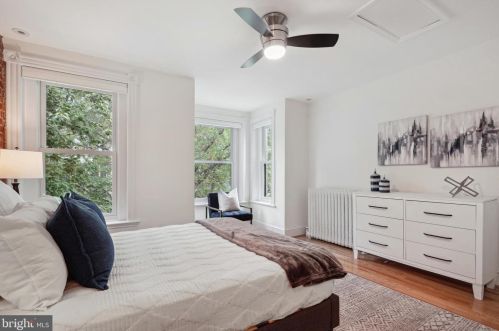 921 E St, Washington DC 20003-2845 exterior