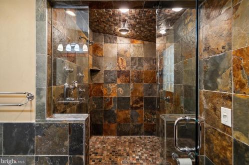 200 Christian St, Philadelphia PA 19147-4217 exterior