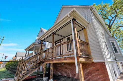 6749 Damen Ave, Chicago IL  60636-3204 exterior