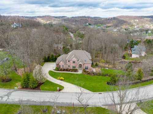 48 Mallard Dr, Pittsburgh, PA 15238-1129