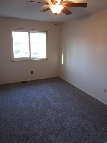 8768 Santa Bella Dr D, Hazelwood MO 63042-2918 exterior